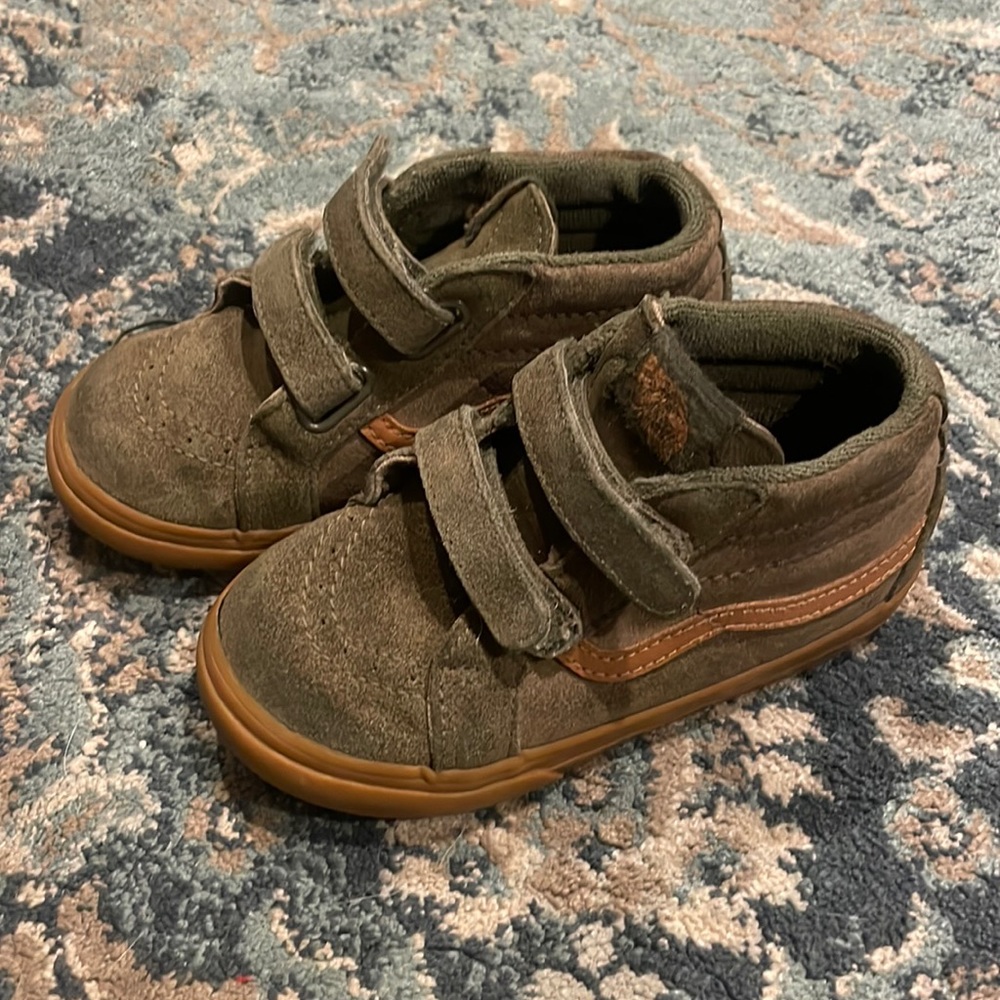 Suede mid Velcro toddler vans